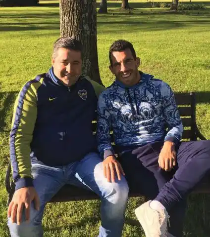 La frase de Angelici tras reunirse con Tevez: "Por ahora no vuelve"