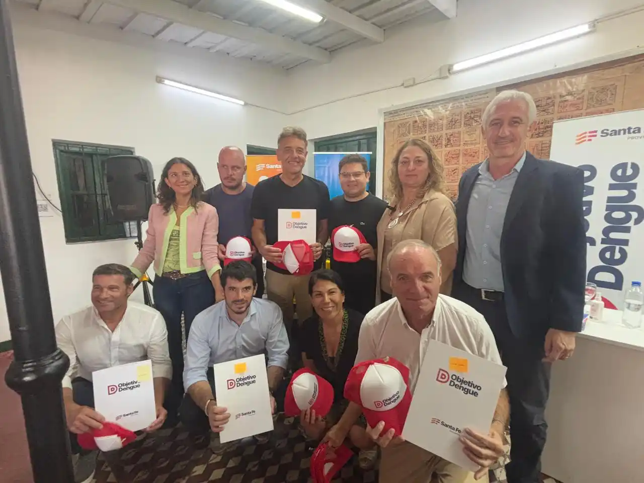 Los intendentes del departamento General López junto a la ministra Silvia Ciancio, la senadora y funcionarios.