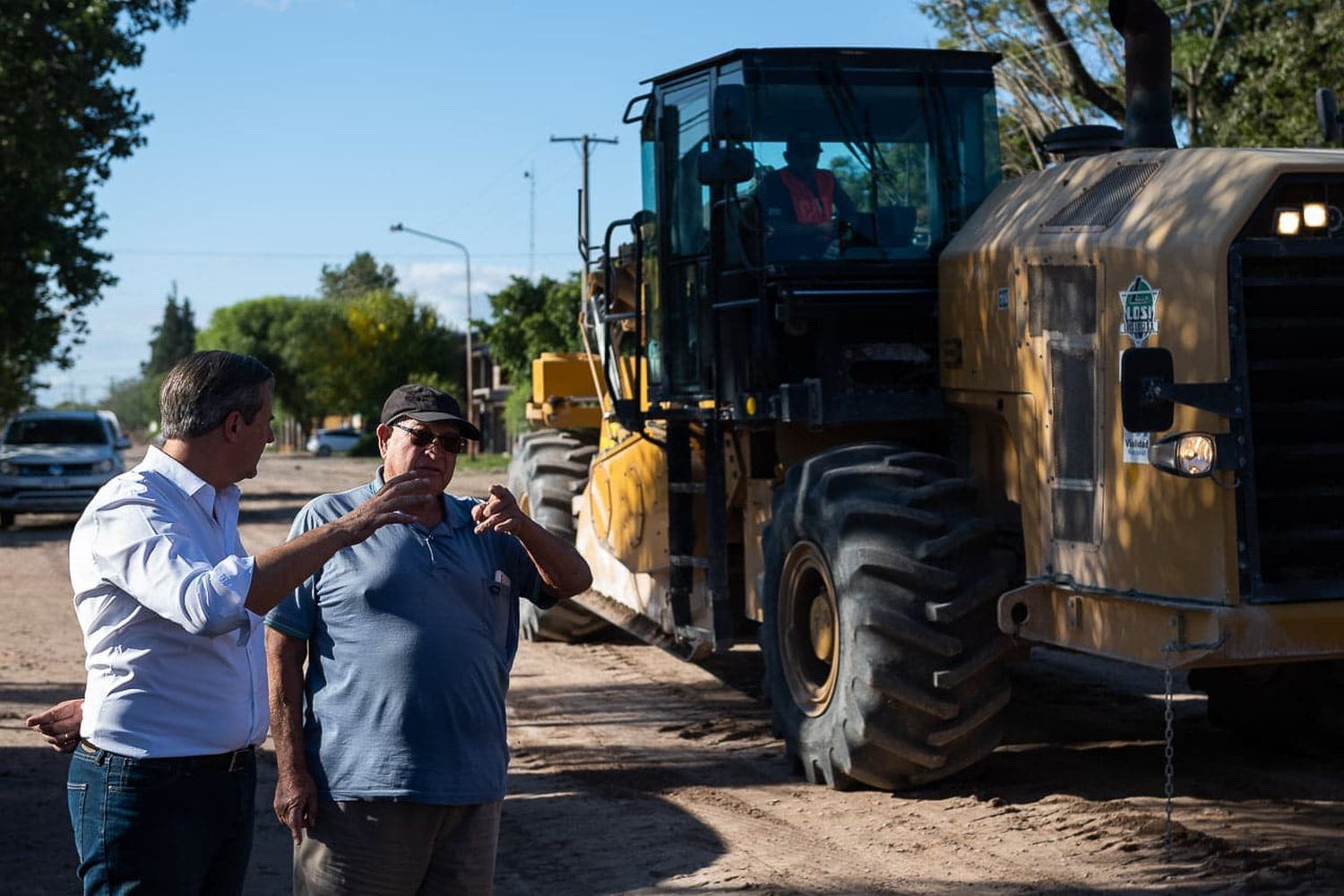 Bahl recorrió el avance de la obra integral en avenida Zanni