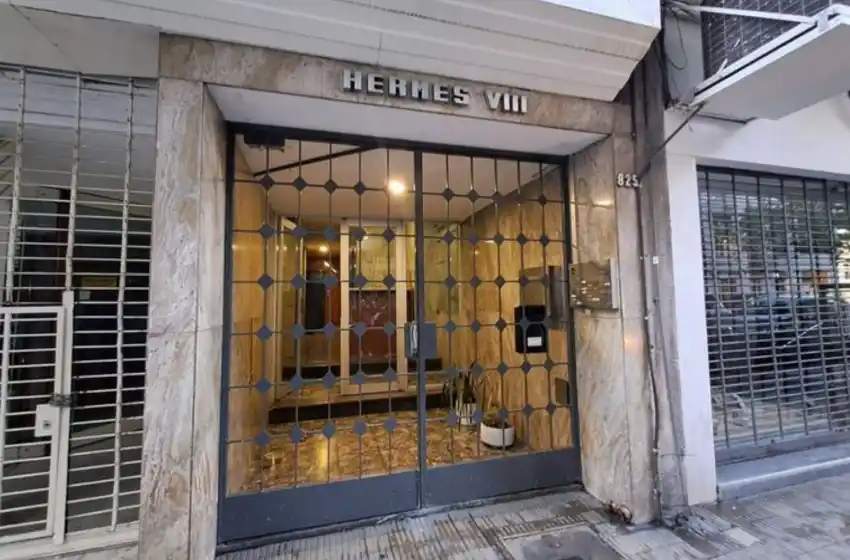 Conmoción por robo a varias oficinas en un edificio del Paseo del Siglo