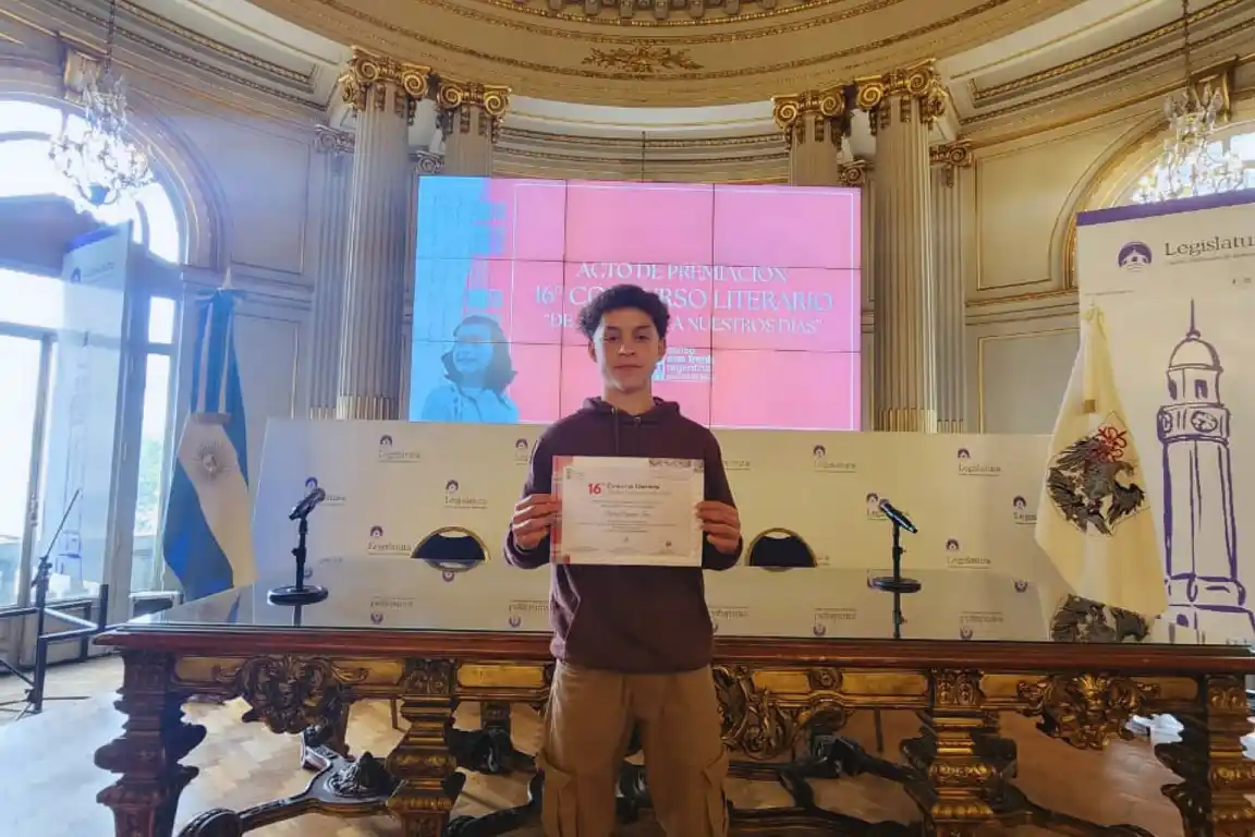 Estudiante entrerriano fue premiado en el concurso literario nacional de Ana Frank