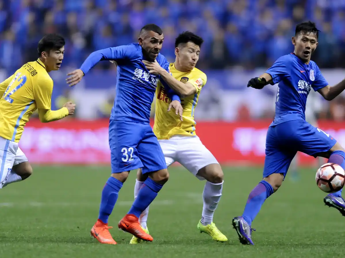 Otro revés para Tevez