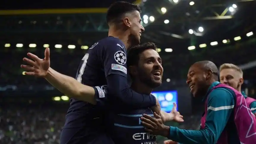Manchester City vapuleó a Sporting Lisboa y tiene un pie en cuartos