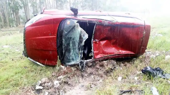 Despiste y vuelco sobre la Autovía 14