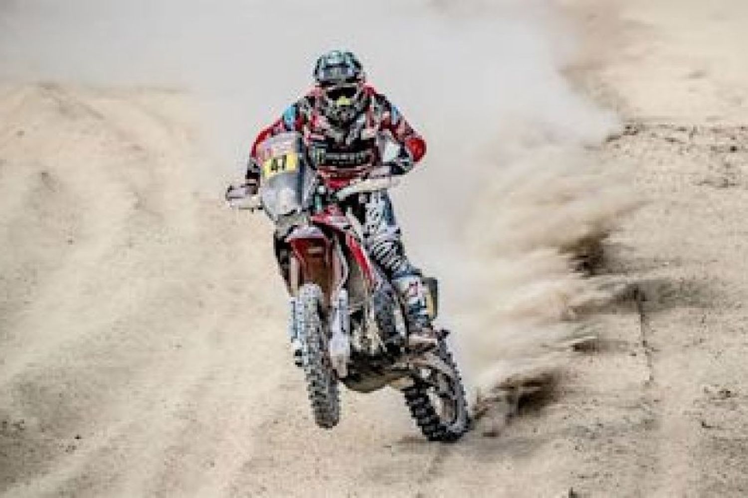 Benavidez reingresó al podio de las Motos en el Dakar