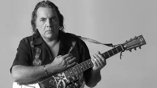 Hace 64 nacía Pappo Napolitano: ¡salud a las guitarras argentinas!