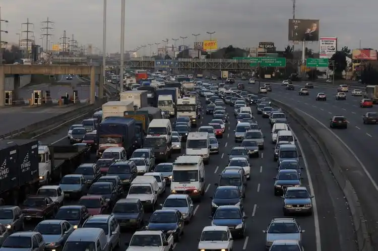 Fin de semana largo: Accidentes y rutas colapsadas en el regreso turístico