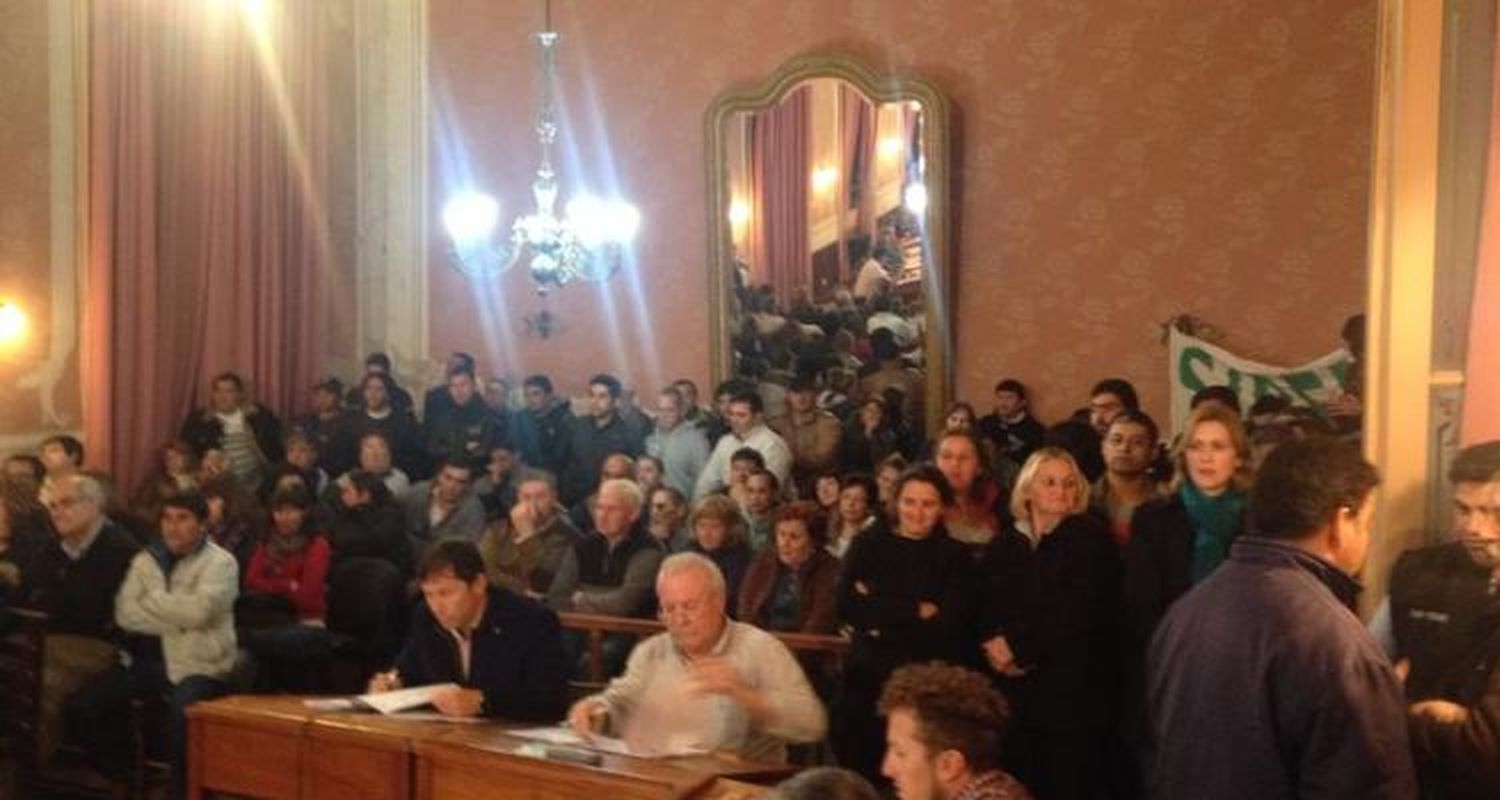 Con la presencia de los trabajadores en la sesión, Concejales conformaron el Comité de Crisis