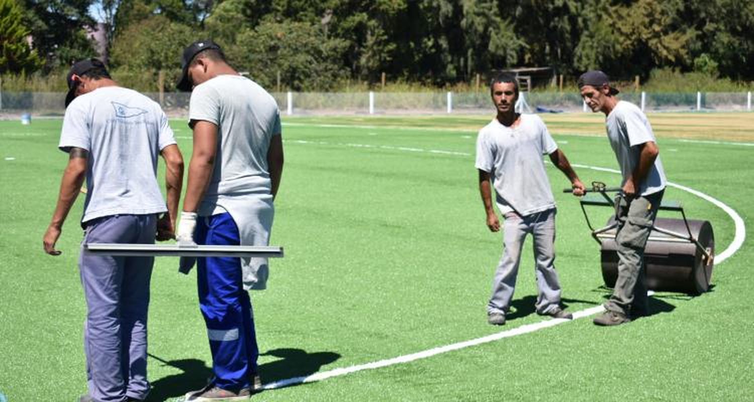 Habemus cancha de hockey de césped sintético