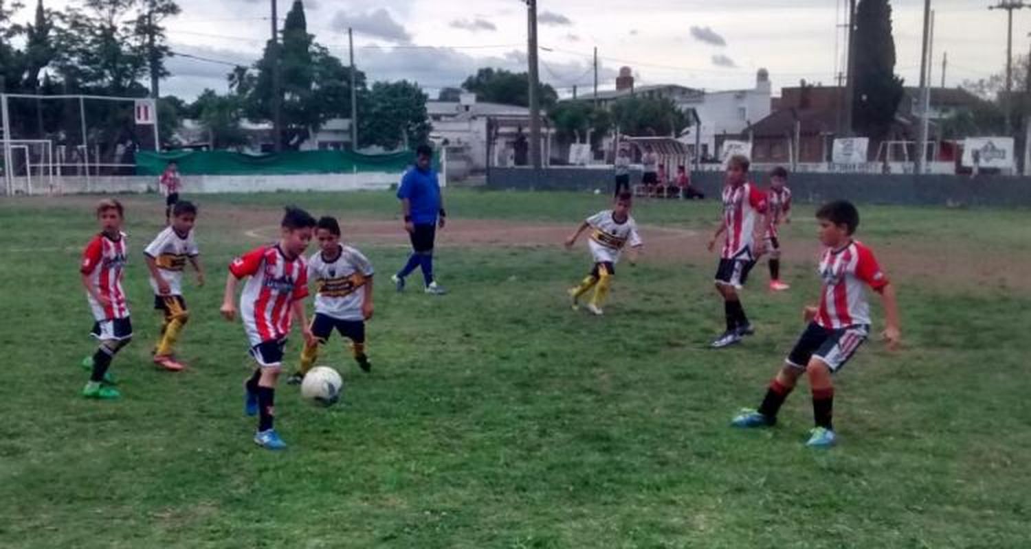 Con la lluvia como amenaza, la Liga Infantil completó la sexta jornada del Clausura