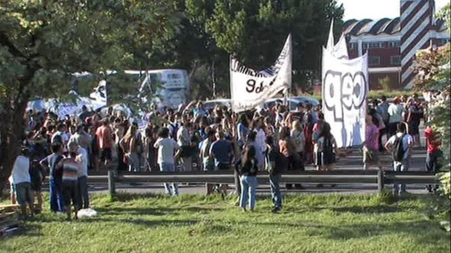 Caos de tránsito en Panamericana por corte de trabajadores de Lear