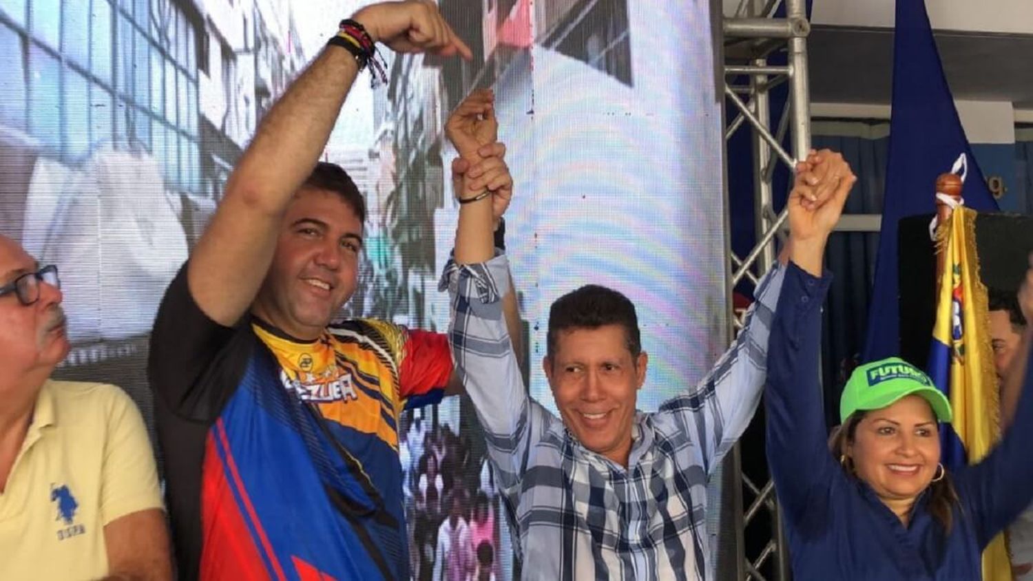 PESCANDO EN RÍO REVUELTO: Henri Falcón justifica su apoyo a Carlos Prosperi