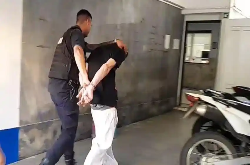 Intentó robar un comercio deportivo en la peatonal: posee antecedentes