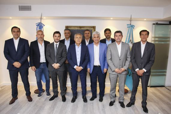 Los diez gobernadores de Juntos por el Cambio pidieron aprobar la Ley Bases