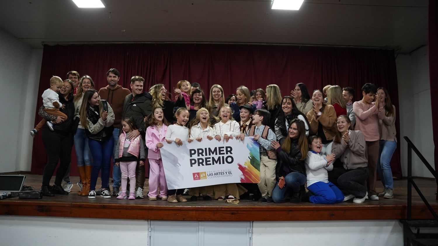 Crespo celebró el arte y la educación cooperativa en una nueva edición del Premio “Las Artes y el Cooperativismo”