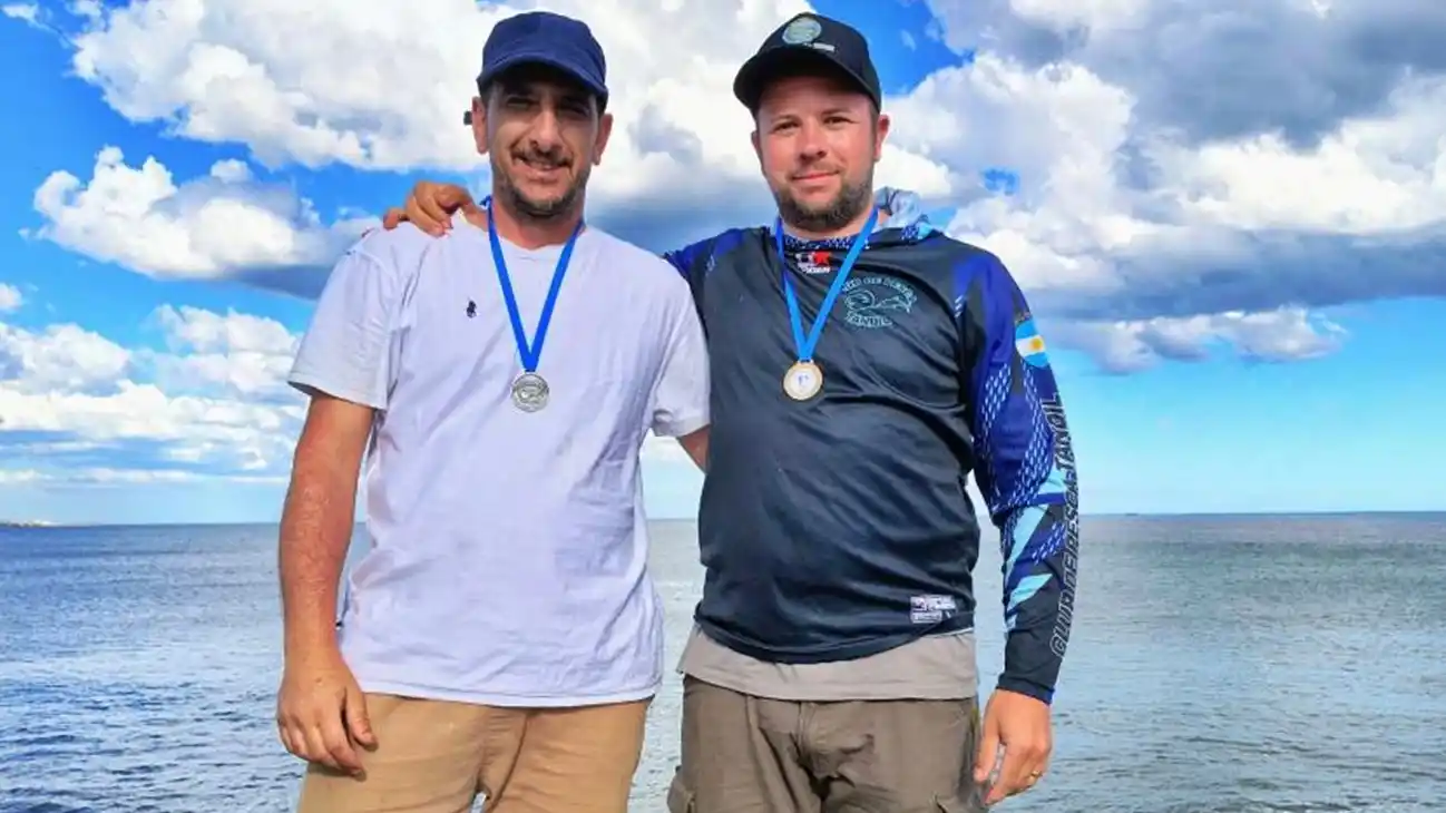 Sturla, el campeón, junto a Arispe, animador del campeonato y referente de la organización.
