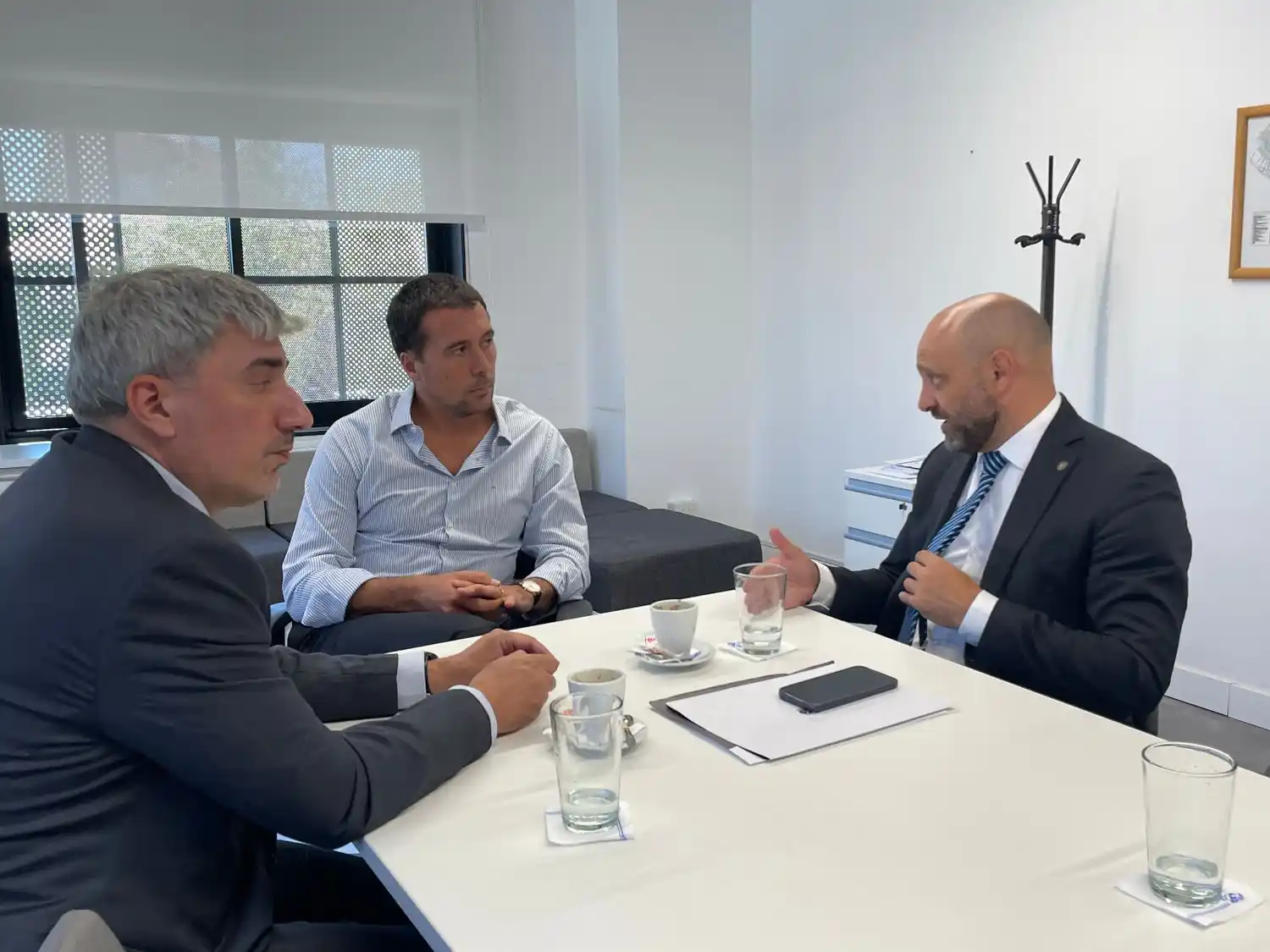 Gustavo Puccini (derecha), ministro de Desarrollo Productivo.