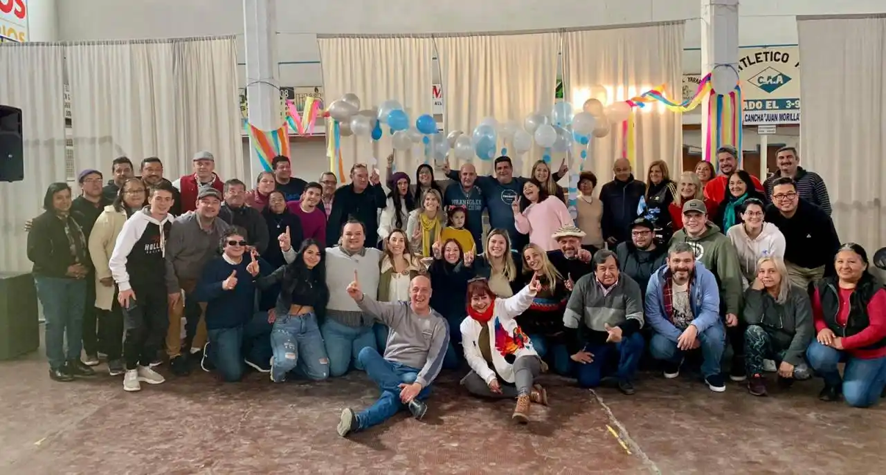 La multicolor celebró el Día de la Bandera con una tradicional peña