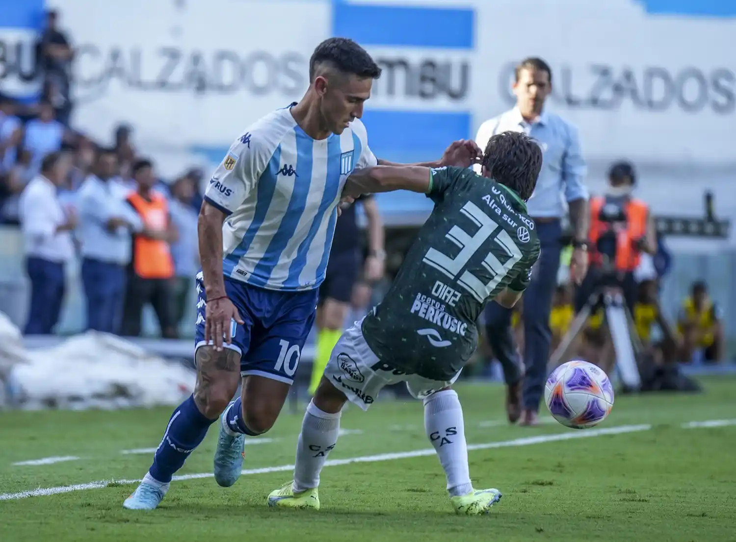 Matías Rojas, marcado por Díaz.