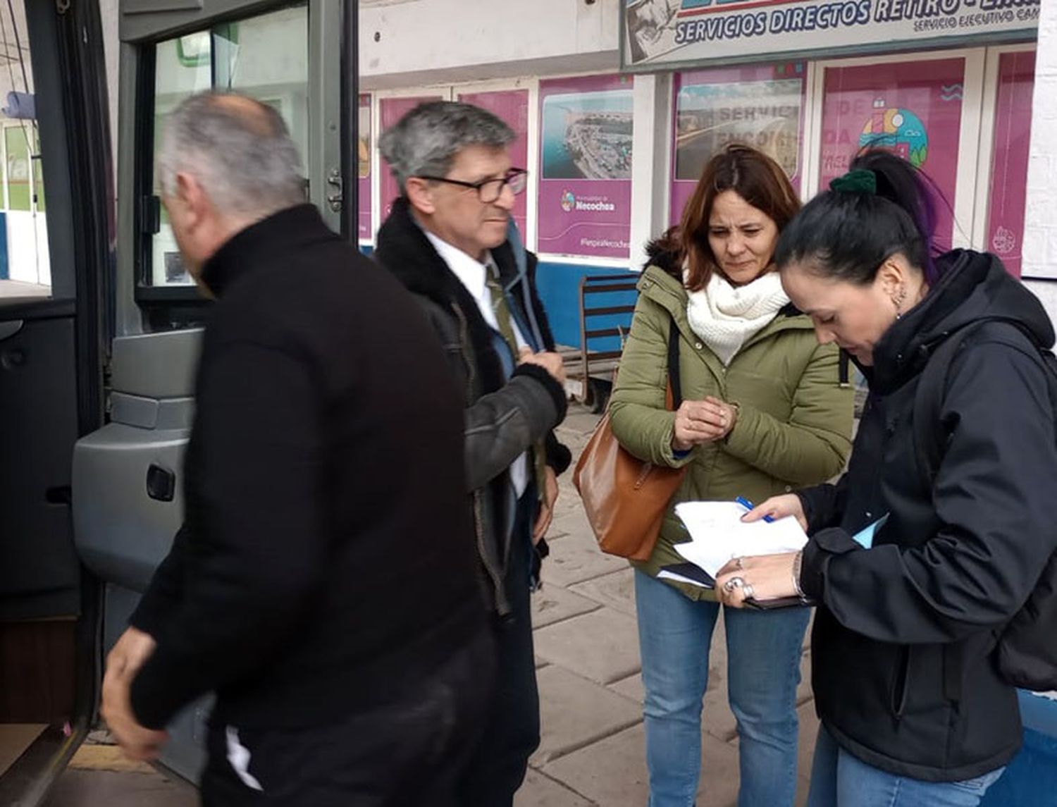 Realizan controles a choferes de micros de media y larga distancia