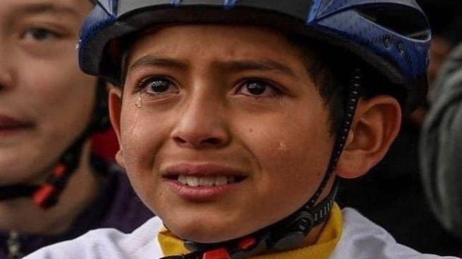 Vea lo que publicó el ciclista Egan Bernal sobre  el niño Julián Esteban que conmueve a Colombia