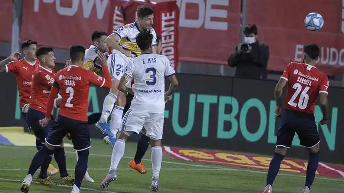 Sin descensos y con los  26 equipos divididos en dos  grupos el próximo torneo  de Primera División