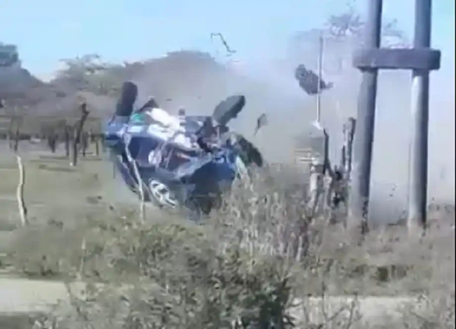Impresionante vuelco de un binomio de Gualeguaychú en el Rally de Villaguay