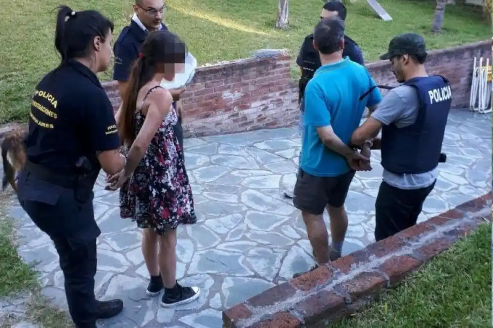 El concejal acusado por abusar de una menor sigue detenido y pidió licencia