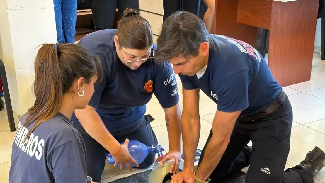 Capacitarse para salvar vidas: entregaron certificados a 19 socorristas urbanos