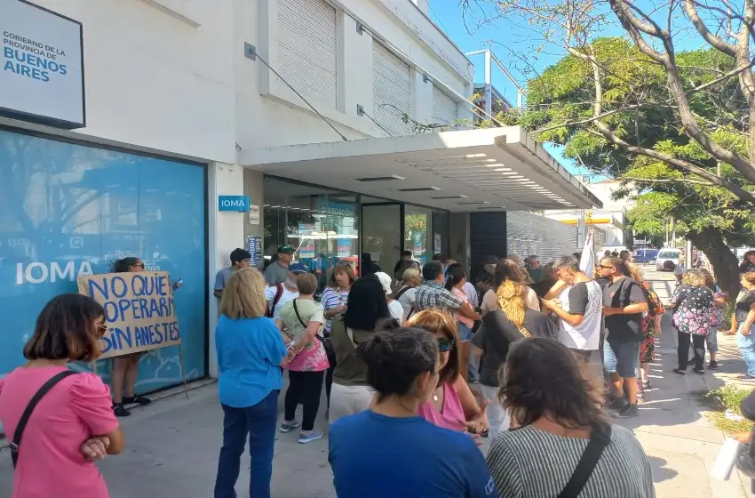 Instaron a las autoridades del IOMA “a retomar el diálogo que permita resolver esta difícil situación”, según informaron.