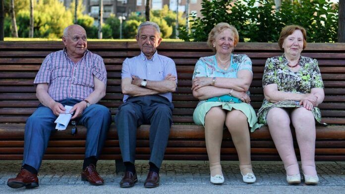 Las jubilaciones se ajustarán por inflación y en abril habrá un adicional del 12,5%