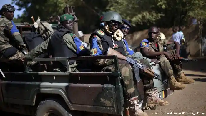 Al menos 47 muertos en ataque suicida en Mali