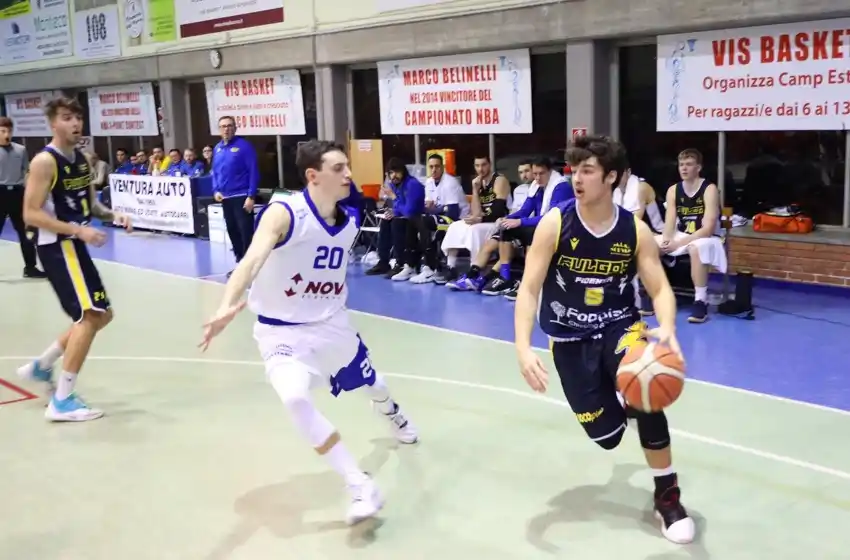 Juega al básquet en Italia y le cancelaron el vuelo de regreso a Argentina: "Sólo quiero ver a mi familia"