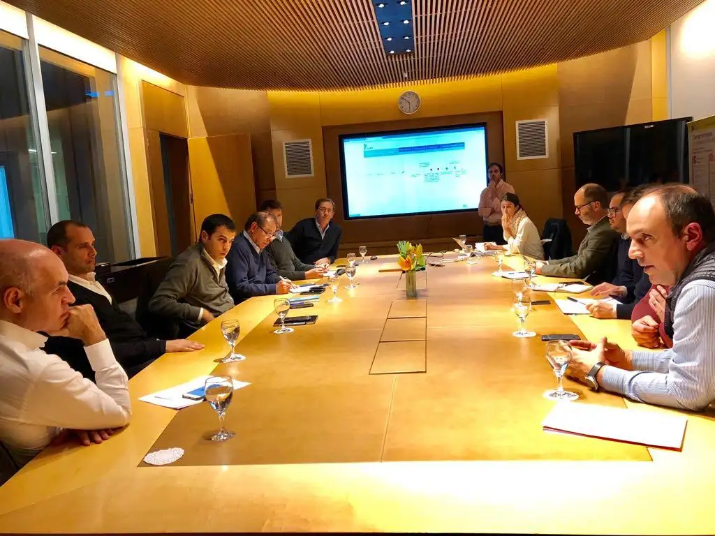La venta de terrenos nacionales financiará obras para sacar los trenes