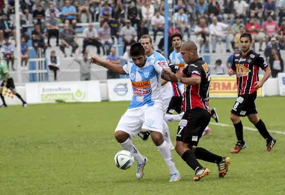 Juventud recibe a Chacarita con la obligación de volver a la vitoria