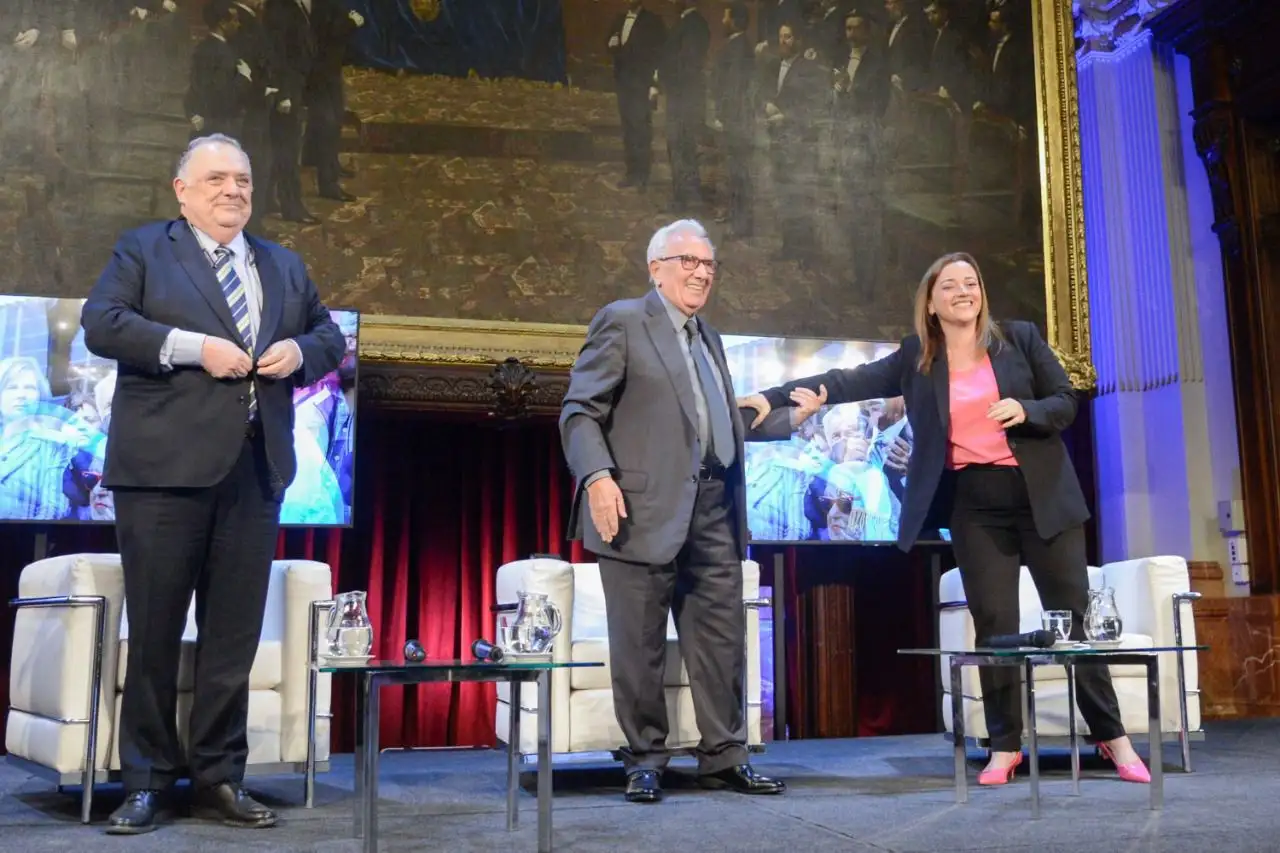 Diputados reconoció a Héctor Recalde con la mención de honor "Juan Bautista Alberdi"