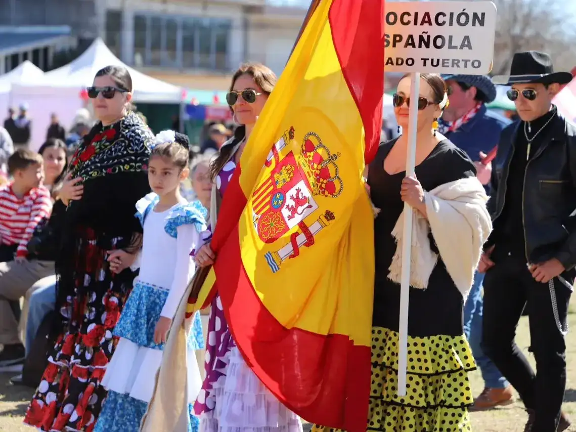 Una colorida jornada que disfrutaron cientos de vecinos.