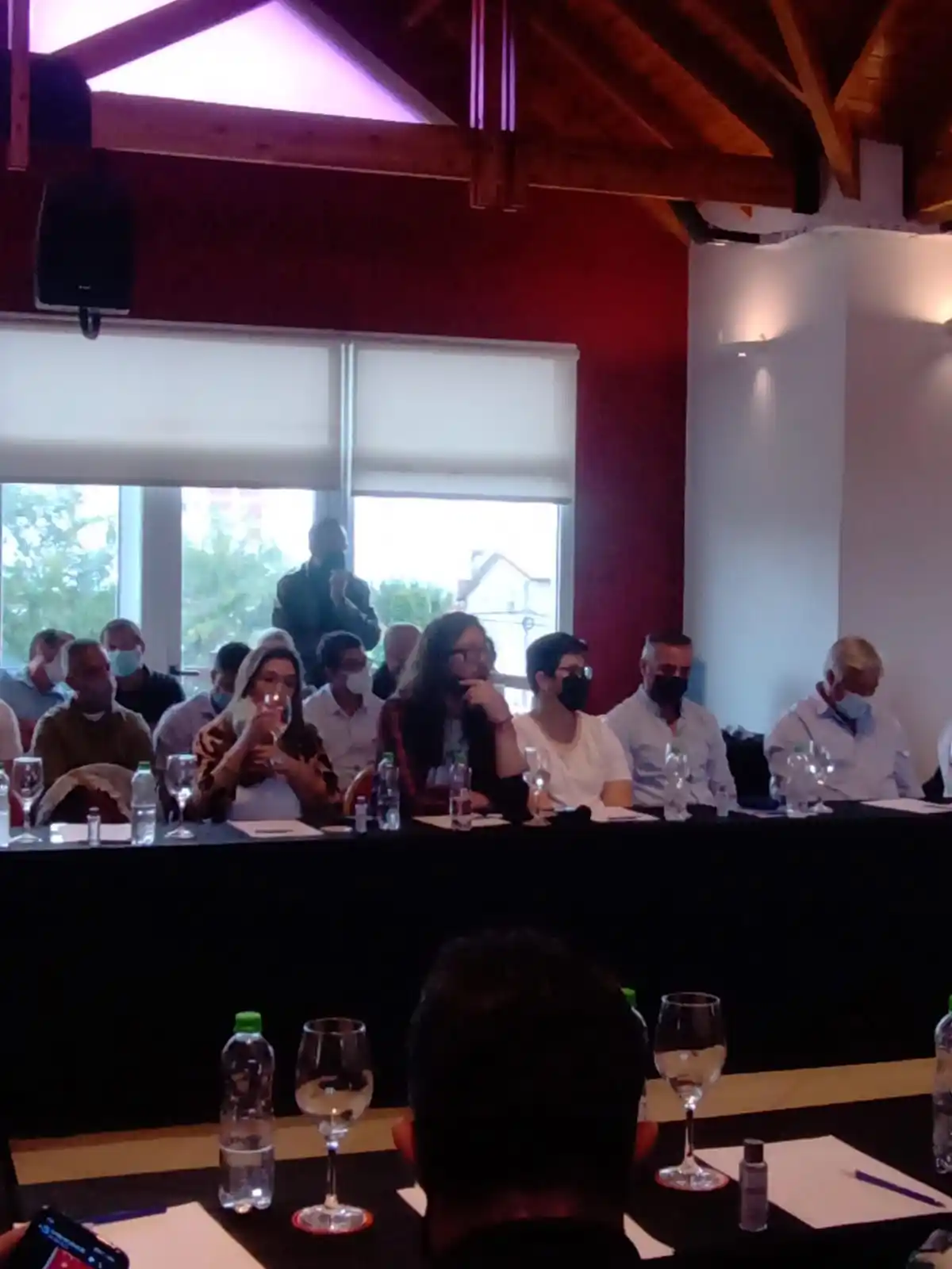 Editorial Caravana expuso su propuesta ante el gobernador y parte de su gabinete