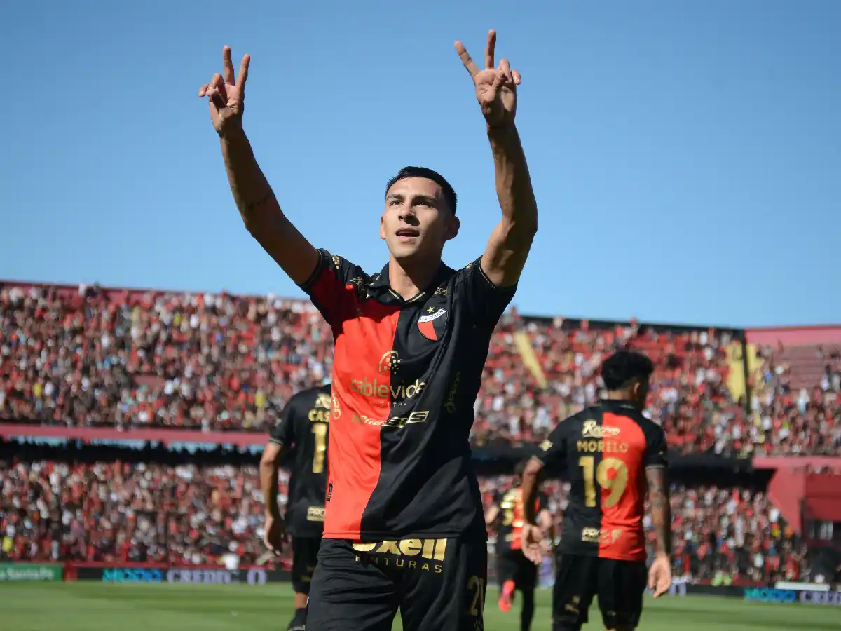 Colón venció en Santa Fe a Estudiantes 