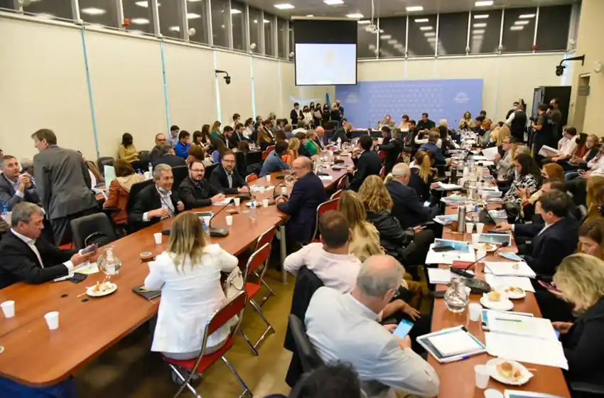 FMI: aprobaron el dictamen con los cambios de la oposición y tendrá el OK de Diputados