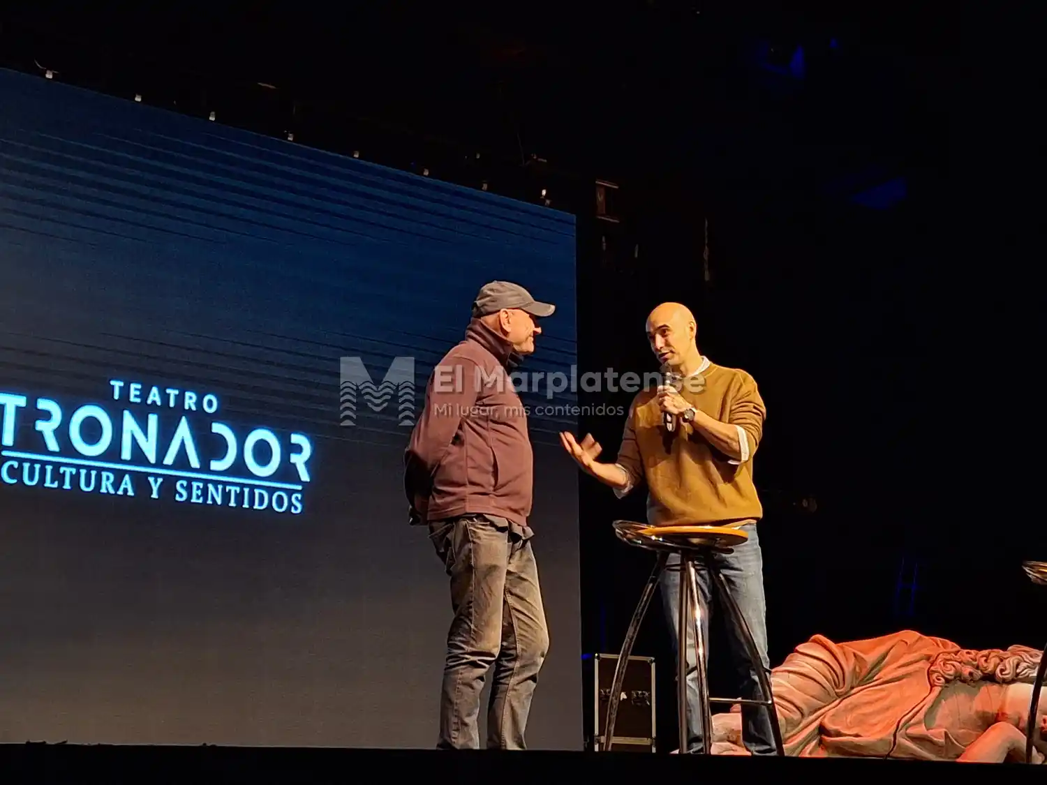 El artista Abel Pintos le brindó la bienvenida a "su casa".
