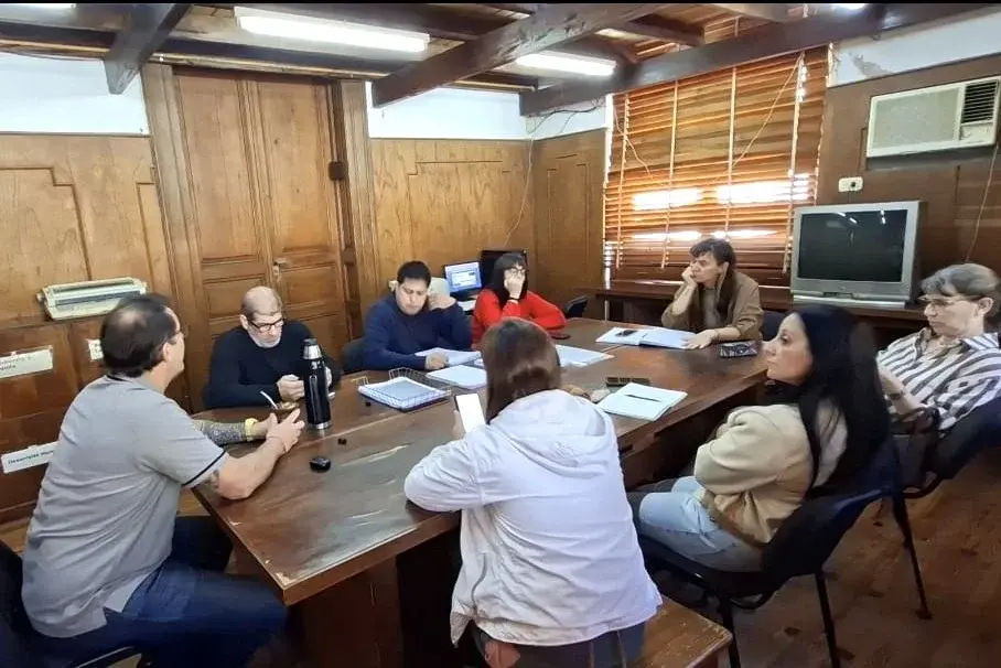 La comisión dictaminó el proyecto de Rivas con la firma de todos los integrantes, excepto Basso.