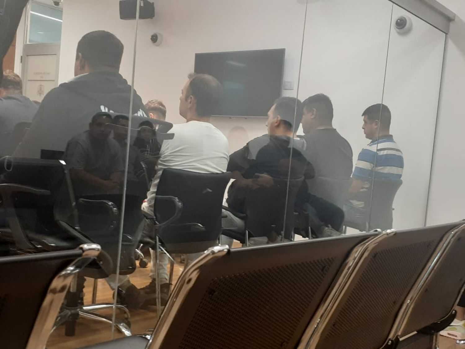 Seguirán en prisión preventiva los policías viales