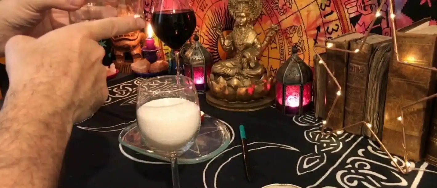 Mendoza: acudió a un “manosanta” para que le cure una “brujería” y la abusó