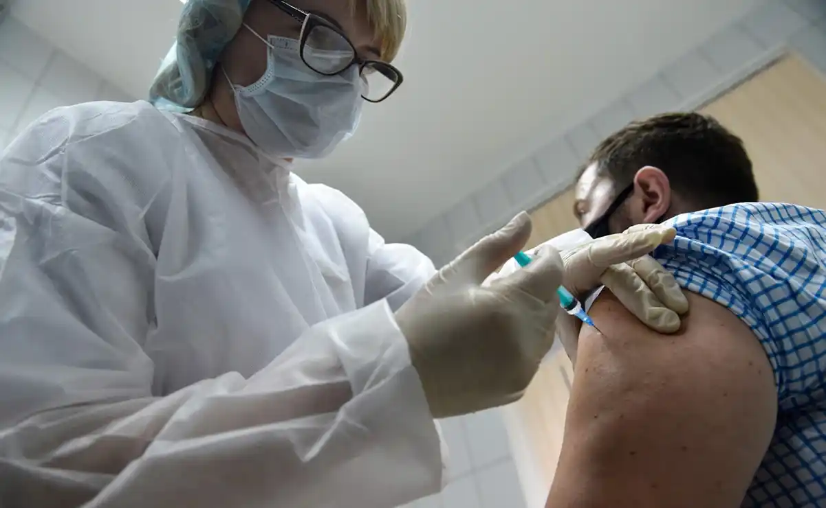 Reino Unido acusa a Rusia de orquestar desinformación sobre su vacuna