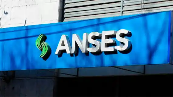 Adelantan tres meses el aumento a jubilados docentes universitarios nacionales