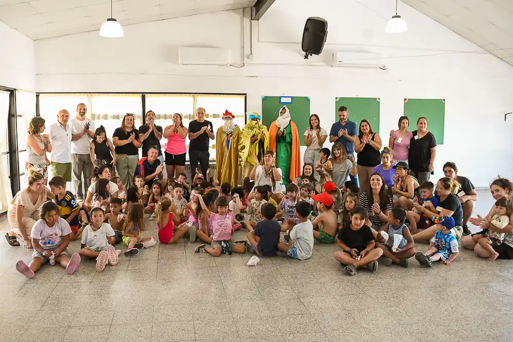 La Municipalidad refuerza las Escuelas Abiertas en Verano con traslados, acceso a piletas y talleres integrales