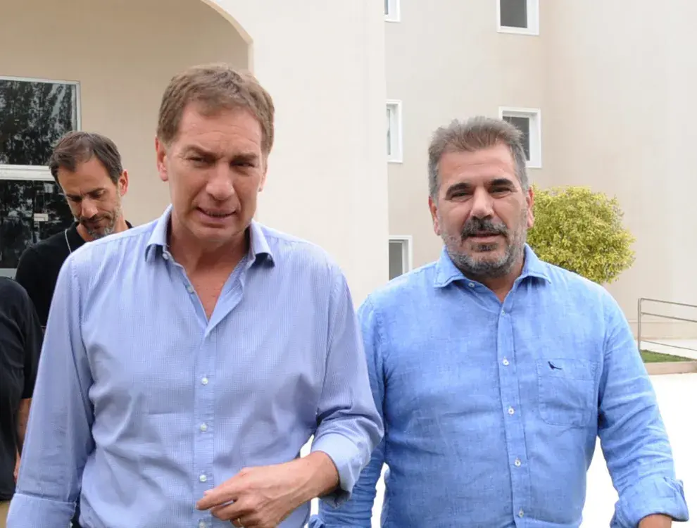 Tras criticar a los 'dinosaurios de la política', Santilli y Ritondo comparten actividad de campaña de LLA en La Plata