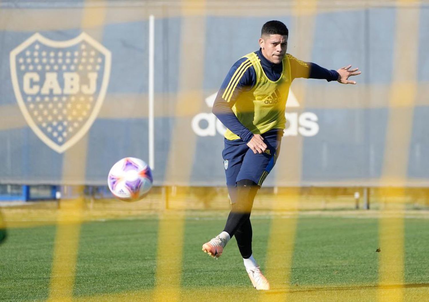 Marcos Rojo en la práctica de ayer en Ezeiza.