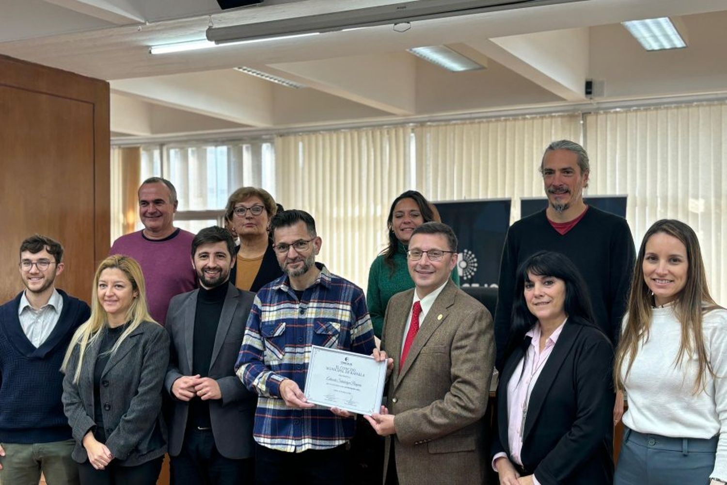 El Concejo Municipal distinguió la trayectoria del astrofotografo Eduardo Shaberger